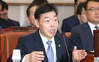 검찰, 김오수 법무차관 `직권남용` 고발인 조사