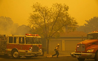 미국 캘리포니아 주지사, 산불 확산에 주 전역 비상사태 선포