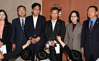 ‘보수대통합’ 본격 시동…'탄핵 인정' 두고 주도권 다툼 전망
