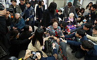 일본 없는 법정서 오열한 할머니…“저희를 살려주세요”