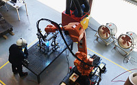현대건설, 인공지능 다관절 산업용 로봇 내년부터 현장 투입