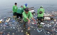 필리핀, 매일 930만kg 쓰레기 배출...위반업체 4500곳 폐쇄 위기