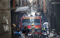 인도, 뉴델리 공장 화재로 최소 43명 사망
