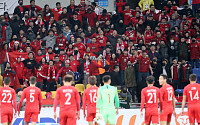 중국, 홍콩에 2-0 승리 ‘최종 3위’…안전요원 1000여명과 치러진 경기