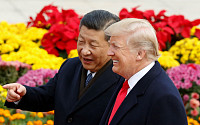 미·중 무역협상, 이달 15일 쉼표 찍는다…트럼프 “2단계 회담, 베이징 갈 것”