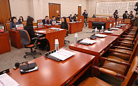 한국당, ‘반쪽 법사위’ 열어 檢인사 비판…민주당·추미애 불참