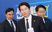 이인영 “한국당 위성 정당 파괴력 있을 것… 1당 지위 잃는 최악 시나리오&quot;”
