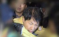 [포토] 진천 주민 거센 항의 받으며 급히 빠져나가는 김강립 보건복지부 차관