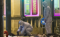 영국 런던서 ‘칼부림 테러’에 3명 부상…용의자, 현장서 사살