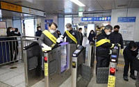 서울교통공사, ‘구로 콜센터’ 확진자 이용한 지하철 신도림역ㆍ열차 방역
