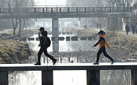 [일기예보] 오늘 날씨, 전국 맑고 일부 비 또는 눈 '예상강수량 최고 30mm'…'서울 낮 8도' &quot;미세먼지'좋음&quot;