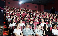 LG전자, 4만명 고객에게 3D 영화 '트랜스포머3' 쐈다