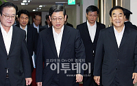 [포토]국무회의 참석하는 김황식 총리