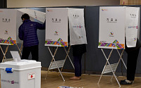 [포토] '4.15 총선, 투표하는 시민들'