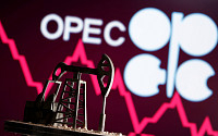 ‘유가 폭락’에 놀란 OPEC+, 긴급 전화 회의…사우디도 “추가 조처 준비 돼”