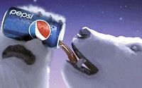 펩시의 역습...북극곰이 펩시를 마신다