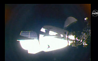 스페이스X ‘크루 드래건’, 발사 19시간 만에 국제우주정거장 도킹