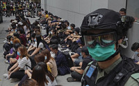 中 ‘홍콩보안법’·美 ‘흑인사망’ 후폭풍...내우외환 직면한 G2 리더십