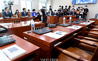 [포토] '통합당 의원들 불참한 법사위'