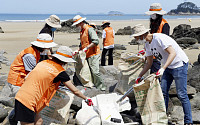 한화갤러리아 봉사단, “해양 플라스틱 아웃” 캠페인 펼쳐