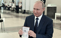 러시아 개헌 국민투표서 “찬성 77% 이상”...푸틴 초장기 집권 길 열려
