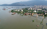중국 3호 홍수, 쌴사 댐 통과…수위 다소 낮아져