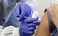 러시아 자체 개발 코로나19 백신, 첫 임상시험 성공…“2년간 안전”