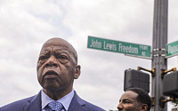 美 흑인 인권운동 이끈 마지막 거물, 존 루이스 의원 타계