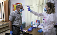 “러시아 엘리트들, 개발 중인 코로나19 백신 조기 접종”