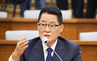 박지원 “정치의 ‘정’자도 안 꺼낸다…공무원으로 다시 태어날 것”