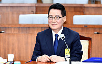[포토] 미소짓는 박지원 국가정보원장 후보자