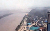 섬진강 제방 붕괴…남원 귀석리 마을 주민들 대피