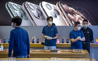 애플, 트럼프 ‘위챗 금지령’에 빨간불…“52조 중국시장 잃을 위기”