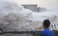 세계 최대 싼샤댐 범람 위기...중국 경제 회복 도루묵되나