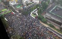 서울시, 내일부터 10인 이상 집회 금지…사회적 거리두기 3단계 수준 강화