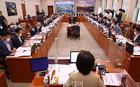 [포토] 국토교통위원회 전체회의