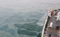 울산앞바다서 기름유출…해경 긴급 방제 나서