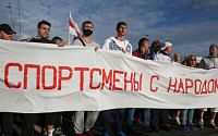 벨라루스 반정부시위 5주째…루카셴코, 푸틴 만나 상황 논의