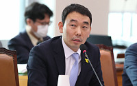 김용민 의원, 진중권에 민사소송 제기…“모욕적 언행 책임져야”