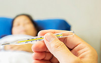 '상온노출'로 중단된 독감 예방접종, 13일 만 13~18세부터 재개