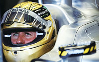 [럭셔리 트렌드] ‘F1 황제’ 슈마허 골드헬멧 쓰고 ‘쌩쌩’