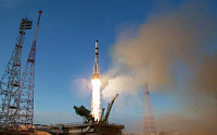 러 소유스 유인우주선, 발사 3시간여 만에 ISS 도킹
