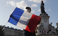“우리는 두렵지 않다”…프랑스 전역서 테러규탄 집회