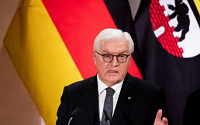 독일 대통령 코로나 음성 판정…자가격리 계속
