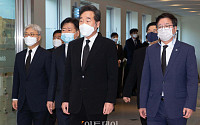[포토] 고 이건희 삼성 회장 빈소 나서는 이낙연 민주당 대표