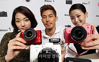 [포토]니콘 미러리스 렌즈교환 카메라 'Nikon 1'