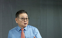'반도 50년' 권홍사 회장, 경영 일선서 물러난다…&quot;새 시대 위한 결단&quot;