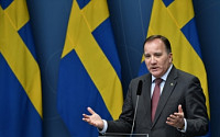 ‘집단 면역’ 스웨덴도 고강도 거리두기…“9명 이상 공공장소 모임 금지”