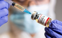 검증도 안된 백신 맞으려고...중국서 뇌물·연줄 총동원 ‘암시장’ 기승