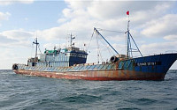 정부, 中 어선 승선조사 재개…불법조업 어선 3척 나포